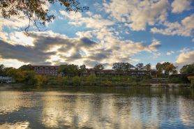Riverview Inn & Suites, Ascend Hotel Collection