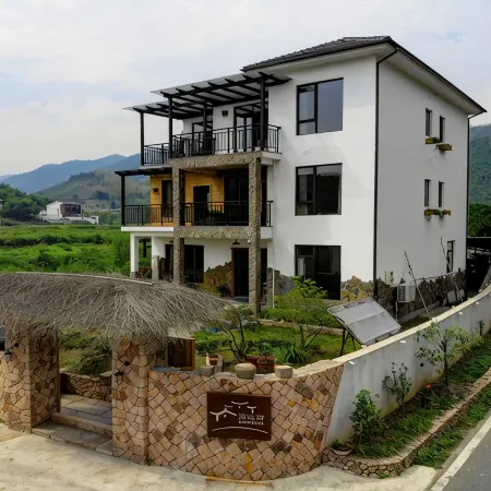 Stream Banks Private Hostel