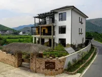 Stream Banks Private Hostel - مسبح خاص
