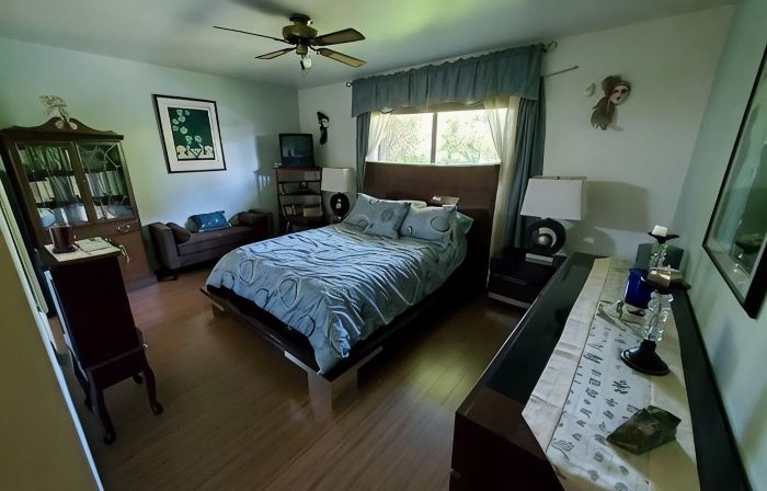Colorful Warm Weather Jewel House 10,000 sq ft lot.