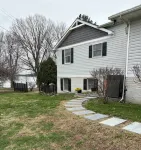 Secluded Waterfront Retreat 2 bed 1 1/2 baths private guest house w Pool & Beach