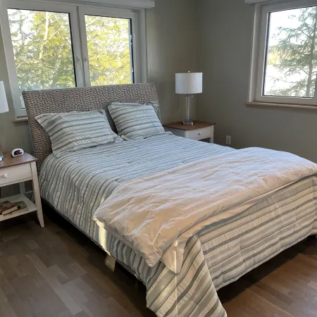 Newer Construction waterfront house with AC and WiFi in Barnstead Hotels in Barnstead