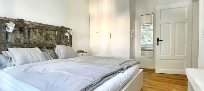 Ferienwohnung Burghof 3 + Balkon + Radparkplatz Hotels in Flensburg