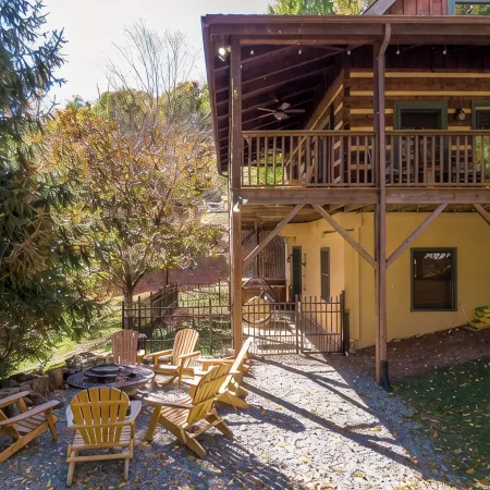 4-Bed/Bath Cabin: Hot Tub, Game Room, Pet-Friendly!