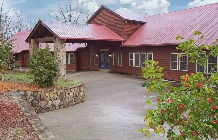 Vacation, Wedding, Retreat & Family Gathering, Spa and Theater rooms - Sleeps 30