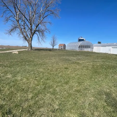 Cozy Farmhouse Getaway 10 min from Lost Island and Casino