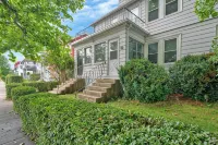 Charming 3-Bedroom Apartment in Watertown + WiFi, Parking & 30+More - 무료 와이파이