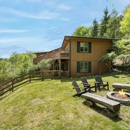 Sunrise Views + Hot Tub + Fire Pit - Near Hawksnest