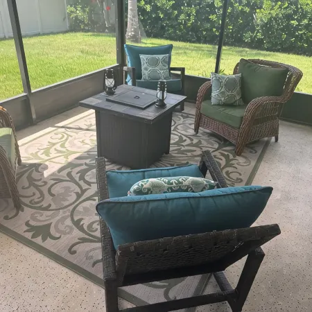 Charming 2-bedroom apartment in house with AC, WiFi included
