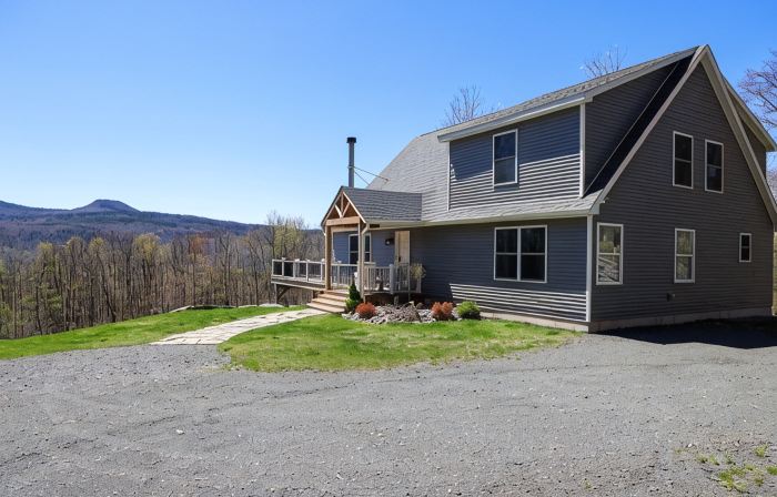 Modern Chalet in Tannersville w/ Huge Deck & Epic Views on 5 Private Acres