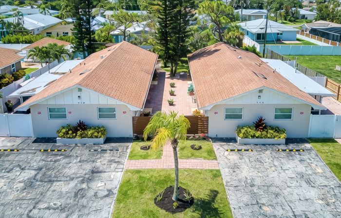 Naples Coastal Paradise Getaway By Vanderbilt Beach, Mercado and Whole Foods