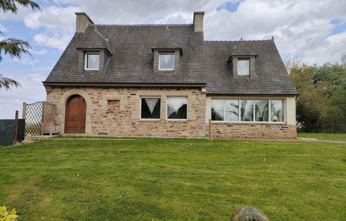 Vacation Home 3 km from the Sea, in Brittany in Plestin-Les-Grèves
