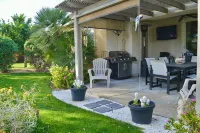 Resort Style Home- Pool Table- Walking Distance to Coachella Fest & Stagecoach