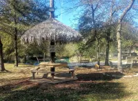 The Manor_4 BR w/ Pool Table, Swimming Pond, and Sand Volleyball