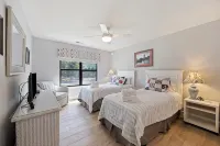 Sea Pines-Lake Forest, Stunning Lagoon View, On-Site Pool and Pickleball/Tennis -  Holiday Villas