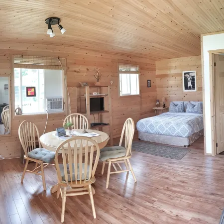Cozy Cabin in Kettle Valley