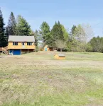 Cozy Errol Home conveniently close to town and with snowmobile access!