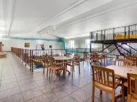 Comfort Inn & Suites Mitchell I-90 Hotels in Мітчелл
