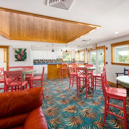 Break Time 3 BR, 3.5 Bath, Mini-Waterpark, Pool, Gym, Linens Provided Sleeps 7