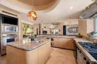 SWIM UP POOL BAR/SPA, POOL TABLE,6 EN SUITES, PING PONG, PUTTING GREEN 227370 - 5 stjerner