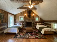 Fish Camp at Waterdance - Log Cabin On The River - Wifi