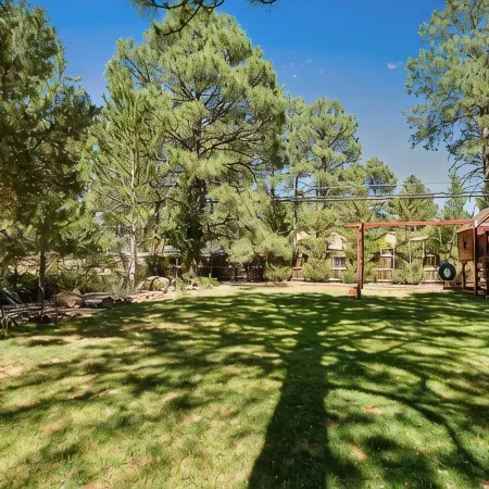 Large, Cozy, Mountain Home with Air Conditioning and Magical Backyard!