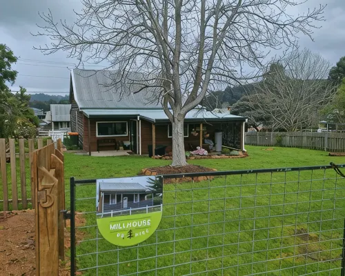 Heritage Timber Cottage - close to shops & amenities Hotels in Pemberton