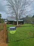 Heritage Timber Cottage - close to shops & amenities - Boutique