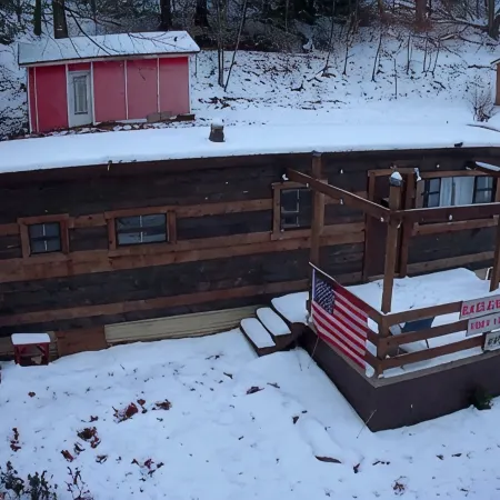 Eagle's Peak Cozy Cabin