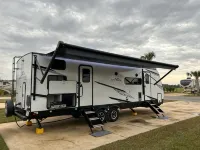 The Lake Escape RV Meets The Beach - 4つ星