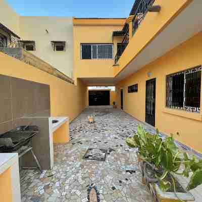 In Saly on the small coast house of 450 m2, with 5 bedrooms and private pool Hotel Exterior