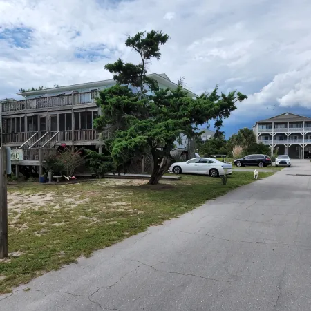 Emerald Isle "The Point Rental 3 bedroom 2 bath. Ocean view.