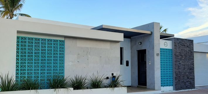 Beautiful House Vista Delfín Beach Front, with Pool Hotels in Guaymas