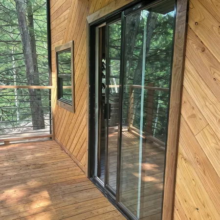 Tree House + Wi-Fi +kitchen +bathroom +2 bedrooms