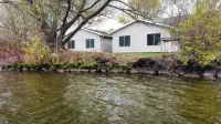 潛鳥鵜鶘湖小屋 - 木屋