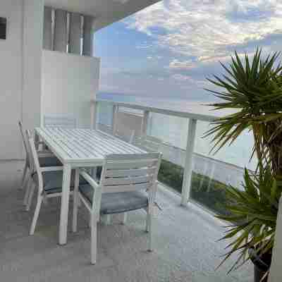 Penthouse Condo, with stunning ocean views Others