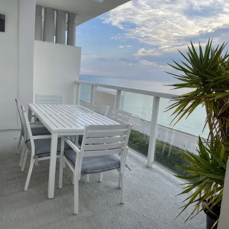 Penthouse Condo, with stunning ocean views
