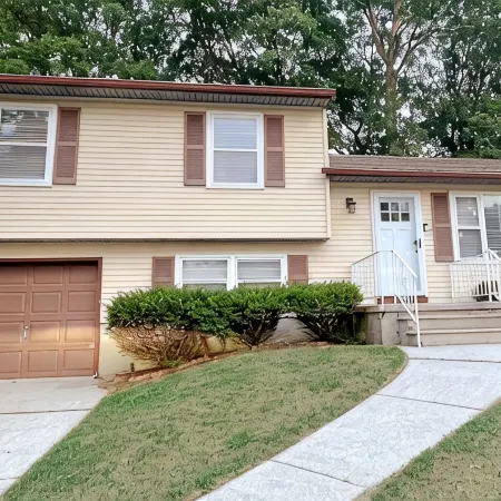 Cozy 4-bedroom house in North Cape May with WiFi, AC, sleeps 8