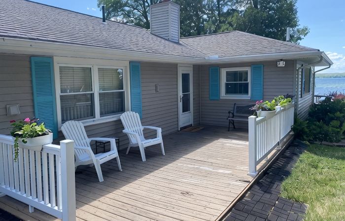 All-Season Waterfront Home on SE Hubbard Lake!
