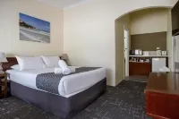 Bayview Motel - parking