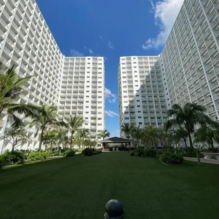 Cozy 1 BR unit @ Shore 1 Residences Mall of Asia