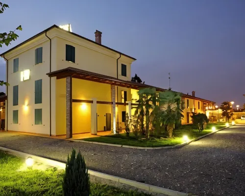 Hotel Gabarda Hotele w: Carpi