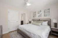New Nags Head Remodel! Heated Pool - Hot Tub- Fire Pit. Steps to Beach. Dogs ok. - Balkoner