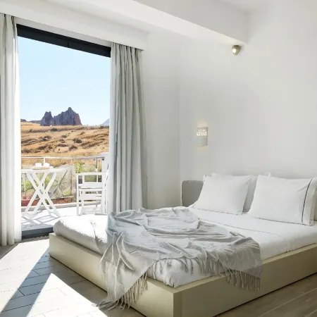 Eleia Seafront Rooms & Villas