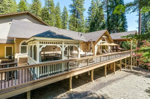 Luxury Home In Arnold With Tons of Privacy & Space