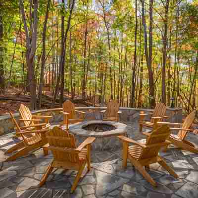 Lake Lure's Newest Luxury Log Cabin Behind The Gates of Rumbling Bald Resort! Hotel Exterior