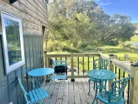 Tiny House on Upper Iowa River w/ hot tub - Wi-Fi