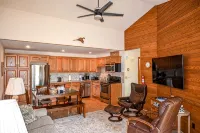 Agate Bay Cottage 2 Bed 2 Bath. Watch the ore boats in comfort.