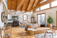 Cozy Catskills Chalet