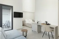 Delos Hotel